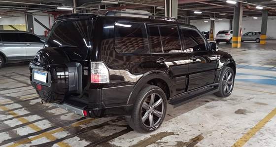 MITSUBISHI PAJERO FULL 3.2 HPE 4X4 16V TURBO INTERCOOLER DIESEL 4P AUTOMÁTICO